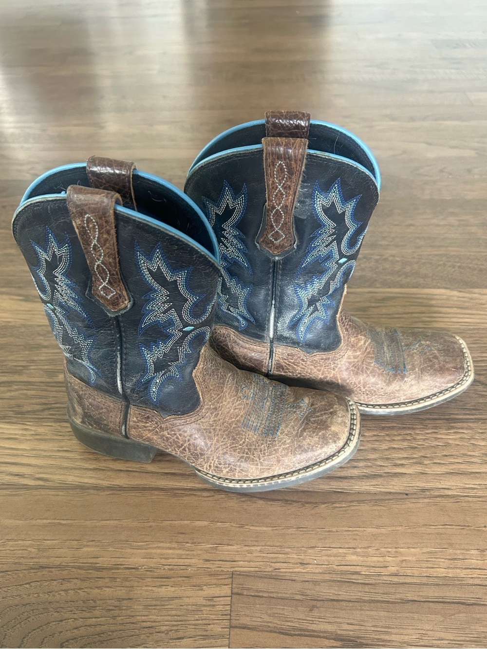 Boys Ariat Cowboy Boots - Size 12